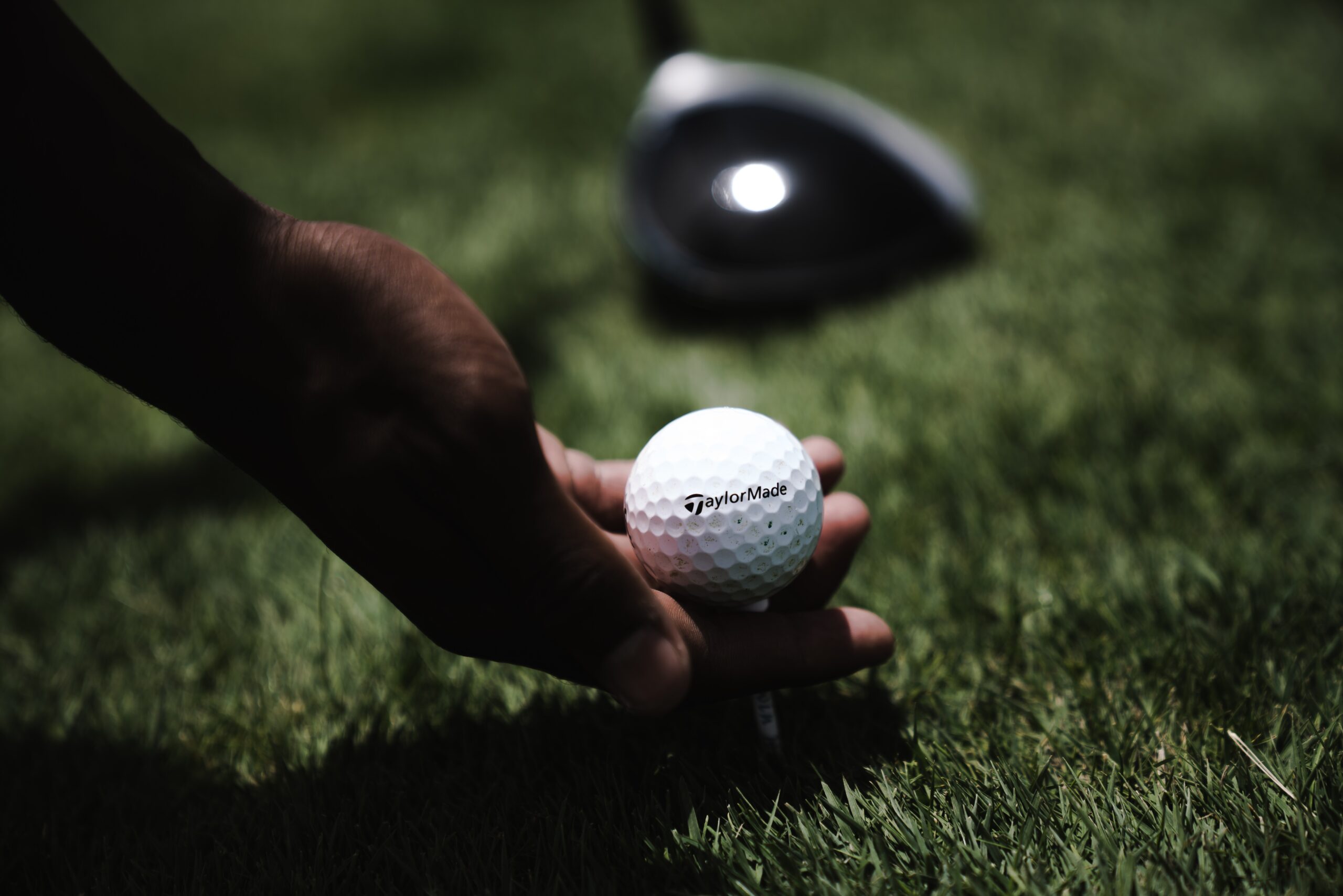 You are currently viewing 10 Must-Have Golf Essentials for an Outstanding Season
